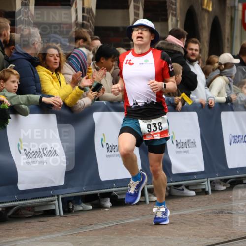 05.10.2025 - 20. swb-Marathon Bremen Strokosch-Dieckow http://msf.ph/oto/9253390 05.10.2025 12:51:31 Ziel 938, 1494, 1814, 1913, 8099 meine-sportfotos.de