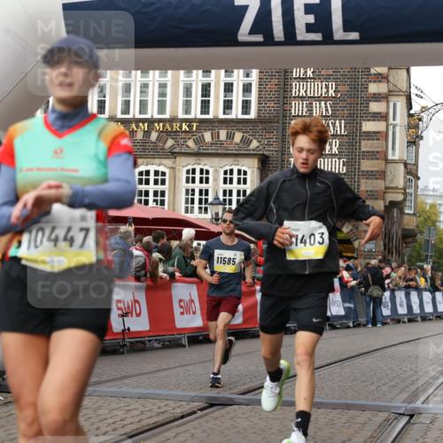 05.10.2025 - 20. swb-Marathon Bremen Yannick Fuchs http://msf.ph/oto/9253480 05.10.2025 10:45:34 Ziel 9396, 9885, 10447, 10634, 11346, 11403, 11585 meine-sportfotos.de