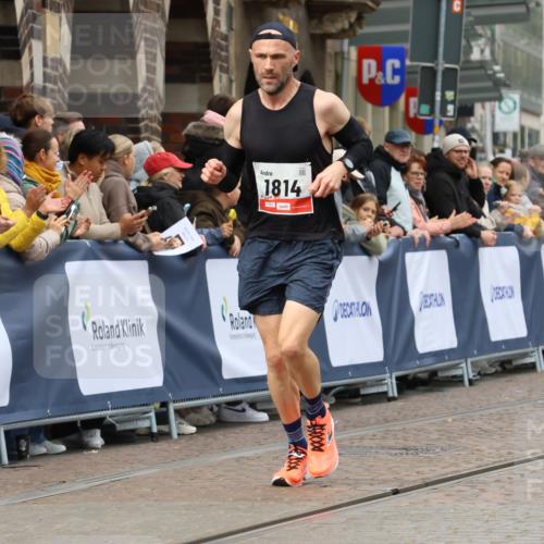 05.10.2025 - 20. swb-Marathon Bremen Strokosch-Dieckow http://msf.ph/oto/9253500 05.10.2025 12:51:34 Ziel 938, 1494, 1814, 1913, 8099 meine-sportfotos.de