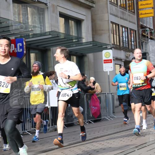 05.10.2025 - 20. swb-Marathon Bremen Strokosch-Dieckow http://msf.ph/oto/9253506 05.10.2025 10:55:52 Ziel 9258, 9541, 9783, 9811, 9855, 9950, 9968, 10006, 10009, 10015, 10028, 10191, 10196, 10394, 10424, 10590, 10641, 10664, 10675, 10758, 10959, 10989, 10992, 11095, 11148, 11364, 11366, 11554, 11620, 11626, 11630, 11662, 11693, 11741, 9258, 9541, 9783, 9811, 9855, 9950, 9968, 10006, 10009, 10015, 10028, 10191, 10196, 10394, 10424, 10590, 10641, 10664, 10675, 10758, 10959, 10989, 10992, 11095, 11148, 11364, 11366, 11554, 11620, 11630, 11662, 11693 meine-sportfotos.de