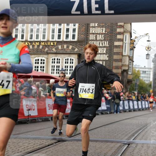 05.10.2025 - 20. swb-Marathon Bremen Yannick Fuchs http://msf.ph/oto/9253511 05.10.2025 10:45:35 Ziel 9396, 9885, 10447, 11346, 11403, 11585 meine-sportfotos.de