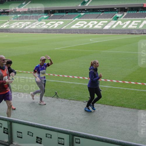 05.10.2025 - 20. swb-Marathon Bremen Michael Burmester http://msf.ph/oto/9253517 05.10.2025 10:42:12 Laufen im Stadion 7069, 8533, 8865, 9212, 9276, 9519, 9632, 9648, 9649, 9798, 9815, 9836, 9837, 9907, 9945, 9972, 9982, 9999, 10031, 10082, 10087, 10125, 10129, 10132, 10134, 10148, 10189, 10214, 10223, 10239, 10248, 10264, 10333, 10365, 10366, 10415, 10499, 10522, 10684, 10706, 10722, 10815, 10824, 10937, 10943, 10998, 11037, 11056, 11097, 11126, 11142, 11172, 11206, 11232, 11379, 11395, 11405, 11437, 11473, 11584, 11634, 9274, 9357, 11261 meine-sportfotos.de