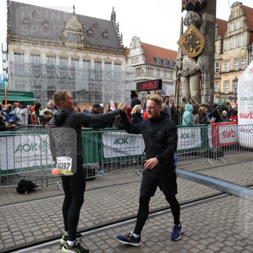 05.10.2025 - 20. swb-Marathon Bremen Yannick Fuchs http://msf.ph/oto/9253523 05.10.2025 11:14:43 Ziel 9861, 9970, 10292, 10722, 11072, 11139, 11473 meine-sportfotos.de