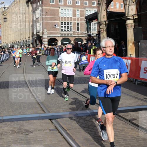 05.10.2025 - 20. swb-Marathon Bremen Yannick Fuchs http://msf.ph/oto/9253526 05.10.2025 10:54:34 Ziel 9392, 9407, 9633, 10032, 10097, 10810, 10915, 11040, 11271 meine-sportfotos.de