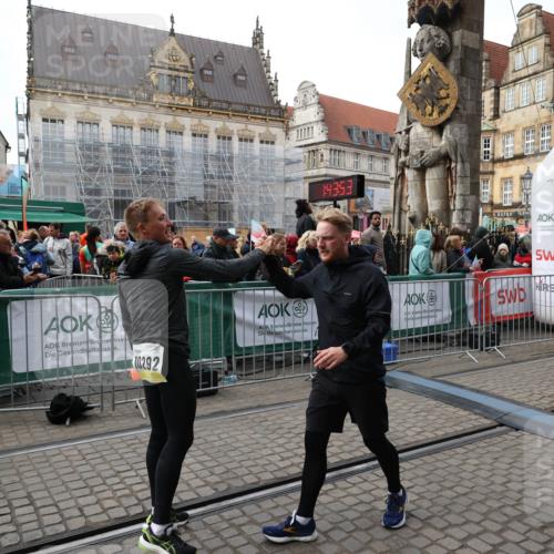 05.10.2025 - 20. swb-Marathon Bremen Yannick Fuchs http://msf.ph/oto/9253534 05.10.2025 11:14:43 Ziel 9861, 9970, 10292, 10722, 11072, 11139, 11473 meine-sportfotos.de