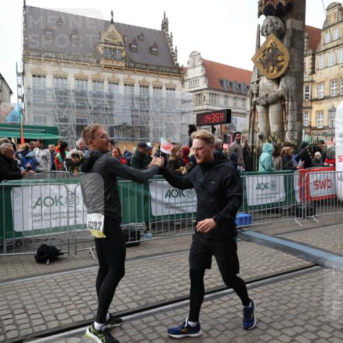 05.10.2025 - 20. swb-Marathon Bremen Yannick Fuchs http://msf.ph/oto/9253541 05.10.2025 11:14:43 Ziel 9861, 9970, 10292, 10722, 11072, 11139, 11473 meine-sportfotos.de