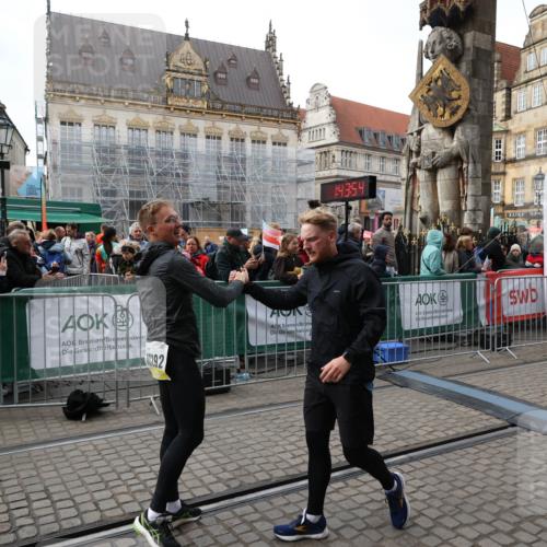 05.10.2025 - 20. swb-Marathon Bremen Yannick Fuchs http://msf.ph/oto/9253550 05.10.2025 11:14:43 Ziel 9861, 9970, 10292, 10722, 11072, 11139, 11473 meine-sportfotos.de