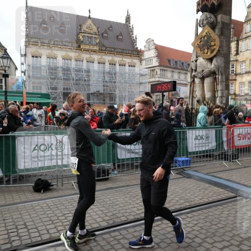 05.10.2025 - 20. swb-Marathon Bremen Yannick Fuchs http://msf.ph/oto/9253558 05.10.2025 11:14:43 Ziel 9861, 9970, 10292, 10722, 11072, 11139, 11473 meine-sportfotos.de