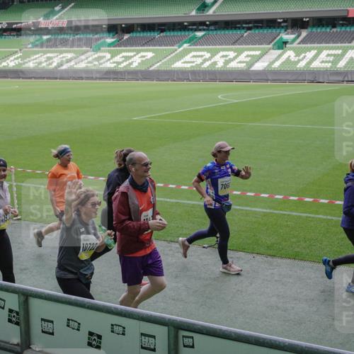 05.10.2025 - 20. swb-Marathon Bremen Michael Burmester http://msf.ph/oto/9253559 05.10.2025 10:42:12 Laufen im Stadion 7069, 8533, 8865, 9212, 9276, 9519, 9632, 9648, 9649, 9798, 9815, 9836, 9837, 9907, 9945, 9972, 9982, 9999, 10031, 10082, 10087, 10125, 10129, 10132, 10134, 10148, 10189, 10214, 10223, 10239, 10248, 10264, 10333, 10365, 10366, 10415, 10499, 10522, 10684, 10706, 10722, 10815, 10824, 10937, 10943, 10998, 11037, 11056, 11097, 11126, 11142, 11172, 11206, 11232, 11379, 11395, 11405, 11437, 11473, 11584, 11634, 9274, 9357, 11261 meine-sportfotos.de