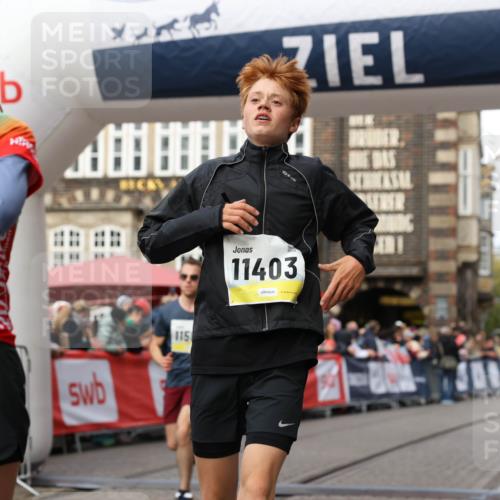 05.10.2025 - 20. swb-Marathon Bremen Yannick Fuchs http://msf.ph/oto/9253567 05.10.2025 10:45:35 Ziel 9396, 9885, 10447, 11346, 11403, 11585 meine-sportfotos.de