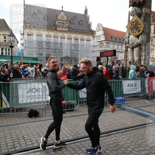 05.10.2025 - 20. swb-Marathon Bremen Yannick Fuchs http://msf.ph/oto/9253591 05.10.2025 11:14:43 Ziel 9861, 9970, 10292, 10722, 11072, 11139, 11473 meine-sportfotos.de