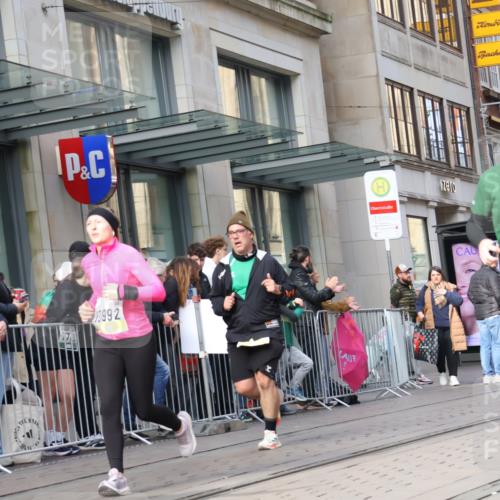 05.10.2025 - 20. swb-Marathon Bremen Strokosch-Dieckow http://msf.ph/oto/9253596 05.10.2025 10:55:55 Ziel 9258, 9424, 9541, 9783, 9811, 9855, 9932, 9950, 9968, 10006, 10009, 10028, 10191, 10196, 10387, 10394, 10424, 10546, 10590, 10641, 10664, 10675, 10959, 10989, 10992, 11095, 11364, 11366, 11554, 11620, 11626, 11630, 11662, 11693, 11723, 11741, 9258, 9424, 9541, 9783, 9811, 9855, 9932, 9950, 9968, 10006, 10009, 10028, 10191, 10196, 10387, 10394, 10424, 10546, 10590, 10641, 10664, 10675, 10959, 10989, 10992, 11095, 11364, 11366, 11554, 11620, 11630, 11662, 11693 meine-sportfotos.de