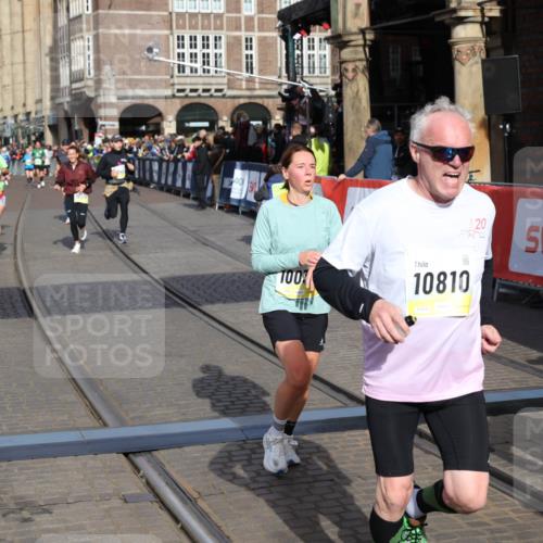 05.10.2025 - 20. swb-Marathon Bremen Yannick Fuchs http://msf.ph/oto/9253598 05.10.2025 10:54:36 Ziel 9392, 9407, 9633, 10032, 10097, 10178, 10810, 11040, 11045, 11089, 11271 meine-sportfotos.de