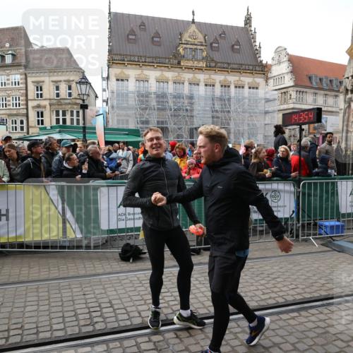 05.10.2025 - 20. swb-Marathon Bremen Yannick Fuchs http://msf.ph/oto/9253600 05.10.2025 11:14:43 Ziel 9861, 9970, 10292, 10722, 11072, 11139, 11473 meine-sportfotos.de
