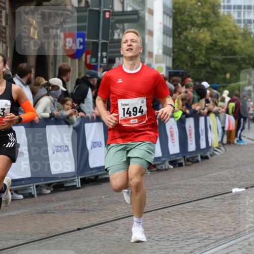 05.10.2025 - 20. swb-Marathon Bremen Strokosch-Dieckow http://msf.ph/oto/9253610 05.10.2025 12:51:37 Ziel 1494, 1814, 1913, 5582 meine-sportfotos.de