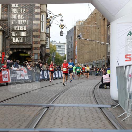05.10.2025 - 20. swb-Marathon Bremen Yannick Fuchs http://msf.ph/oto/9253622 05.10.2025 10:45:37 Ziel 10447, 11346, 11403, 11585 meine-sportfotos.de