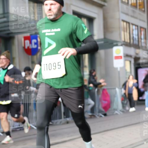05.10.2025 - 20. swb-Marathon Bremen Strokosch-Dieckow http://msf.ph/oto/9253624 05.10.2025 10:55:56 Ziel 9258, 9424, 9541, 9783, 9811, 9855, 9932, 9968, 10006, 10009, 10028, 10179, 10191, 10196, 10387, 10394, 10424, 10546, 10590, 10641, 10664, 10675, 10989, 10992, 11095, 11364, 11366, 11554, 11620, 11626, 11630, 11662, 11693, 11723, 11741, 9258, 9424, 9541, 9783, 9811, 9855, 9932, 9968, 10006, 10009, 10028, 10179, 10191, 10196, 10387, 10394, 10424, 10546, 10590, 10641, 10664, 10675, 10989, 10992, 11095, 11364, 11366, 11554, 11620, 11630, 11662, 11693 meine-sportfotos.de
