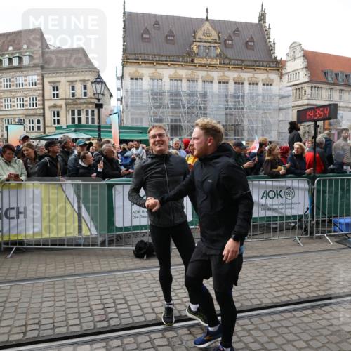 05.10.2025 - 20. swb-Marathon Bremen Yannick Fuchs http://msf.ph/oto/9253627 05.10.2025 11:14:44 Ziel 9861, 9970, 10292, 10722, 11072, 11139, 11473 meine-sportfotos.de