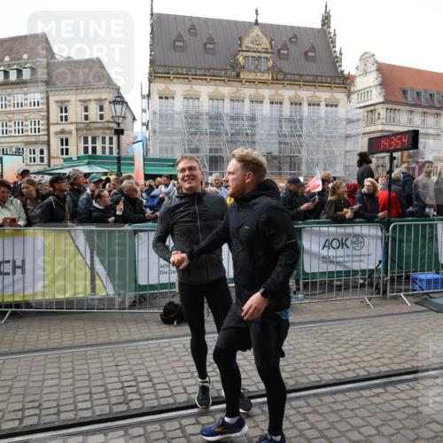 05.10.2025 - 20. swb-Marathon Bremen Yannick Fuchs http://msf.ph/oto/9253636 05.10.2025 11:14:44 Ziel 9861, 9970, 10292, 10722, 11072, 11139, 11473 meine-sportfotos.de
