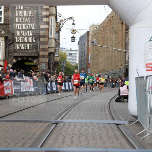 05.10.2025 - 20. swb-Marathon Bremen Yannick Fuchs http://msf.ph/oto/9253642 05.10.2025 10:45:37 Ziel 10447, 11346, 11403, 11585 meine-sportfotos.de