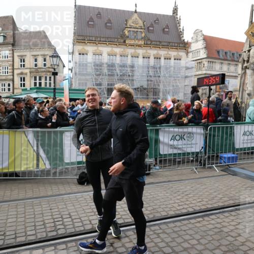 05.10.2025 - 20. swb-Marathon Bremen Yannick Fuchs http://msf.ph/oto/9253648 05.10.2025 11:14:44 Ziel 9861, 9970, 10292, 10722, 11072, 11139, 11473 meine-sportfotos.de