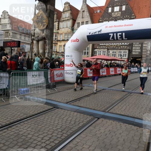 05.10.2025 - 20. swb-Marathon Bremen Yannick Fuchs http://msf.ph/oto/9253655 05.10.2025 11:14:44 Ziel 9861, 9970, 10292, 10722, 11072, 11139, 11473 meine-sportfotos.de