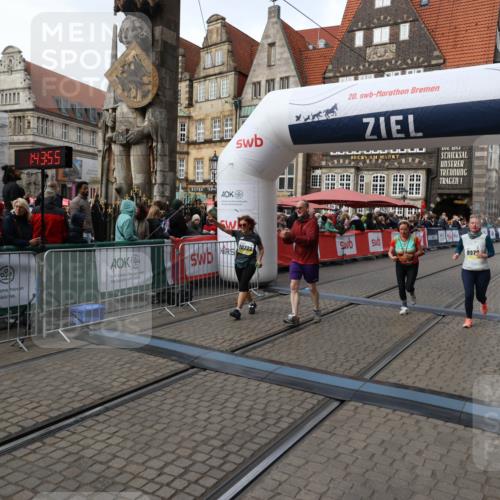 05.10.2025 - 20. swb-Marathon Bremen Yannick Fuchs http://msf.ph/oto/9253697 05.10.2025 11:14:45 Ziel 9861, 9970, 10722, 11139, 11473 meine-sportfotos.de