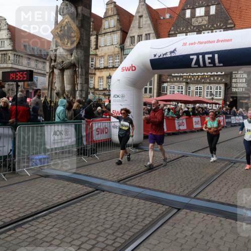 05.10.2025 - 20. swb-Marathon Bremen Yannick Fuchs http://msf.ph/oto/9253708 05.10.2025 11:14:45 Ziel 9861, 9970, 10722, 11139, 11473 meine-sportfotos.de