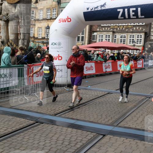 05.10.2025 - 20. swb-Marathon Bremen Yannick Fuchs http://msf.ph/oto/9253726 05.10.2025 11:14:45 Ziel 9861, 9970, 10722, 11139, 11473 meine-sportfotos.de