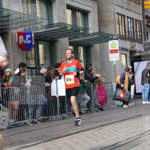 05.10.2025 - 20. swb-Marathon Bremen Strokosch-Dieckow http://msf.ph/oto/9253757 05.10.2025 10:56:00 Ziel 9258, 9424, 9783, 9790, 9811, 9855, 9932, 9968, 10005, 10006, 10009, 10028, 10179, 10191, 10196, 10387, 10424, 10546, 10590, 10648, 10989, 10992, 11095, 11100, 11253, 11364, 11366, 11554, 11571, 11620, 11630, 11662, 11693, 11723, 11741, 9258, 9424, 9783, 9790, 9811, 9855, 9932, 9968, 10005, 10006, 10009, 10028, 10179, 10191, 10196, 10387, 10424, 10546, 10590, 10648, 10989, 10992, 11095, 11100, 11253, 11364, 11366, 11554, 11571, 11620, 11630, 11662, 11693 meine-sportfotos.de