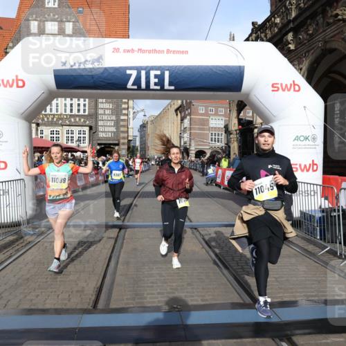 05.10.2025 - 20. swb-Marathon Bremen Yannick Fuchs http://msf.ph/oto/9253768 05.10.2025 10:54:40 Ziel 9367, 9392, 9633, 10032, 10097, 10178, 10296, 10768, 10810, 11045, 11089 meine-sportfotos.de