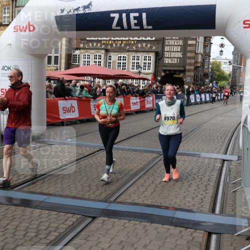 05.10.2025 - 20. swb-Marathon Bremen Yannick Fuchs http://msf.ph/oto/9253777 05.10.2025 11:14:45 Ziel 9861, 9970, 10722, 11139, 11473 meine-sportfotos.de