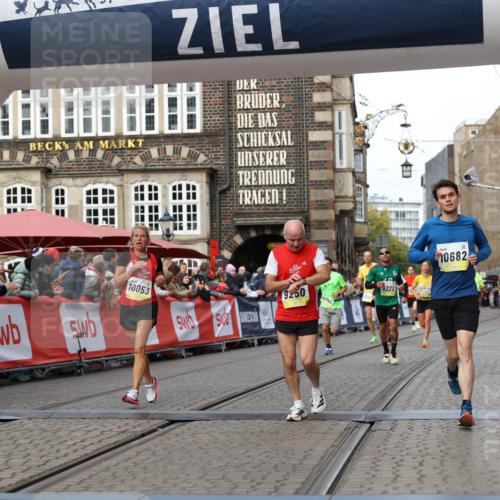 05.10.2025 - 20. swb-Marathon Bremen Yannick Fuchs http://msf.ph/oto/9253827 05.10.2025 10:45:43 Ziel 8000, 9200, 9222, 9250, 10053, 10682, 11678, 11745 meine-sportfotos.de