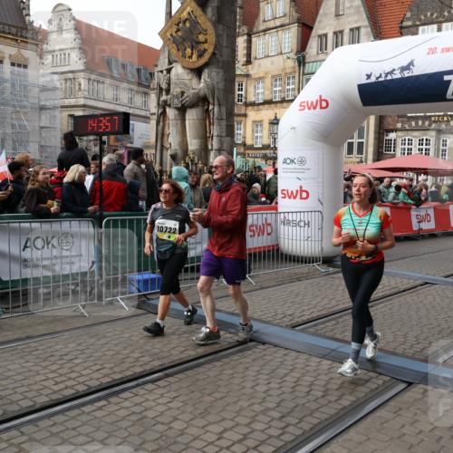 05.10.2025 - 20. swb-Marathon Bremen Yannick Fuchs http://msf.ph/oto/9253828 05.10.2025 11:14:46 Ziel 9861, 9970, 10722, 11473 meine-sportfotos.de