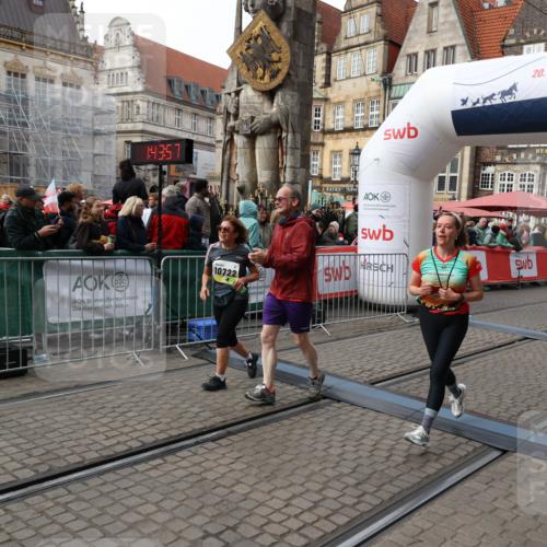 05.10.2025 - 20. swb-Marathon Bremen Yannick Fuchs http://msf.ph/oto/9253835 05.10.2025 11:14:46 Ziel 9861, 9970, 10722, 11473 meine-sportfotos.de