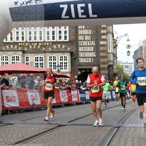 05.10.2025 - 20. swb-Marathon Bremen Yannick Fuchs http://msf.ph/oto/9253839 05.10.2025 10:45:43 Ziel 8000, 9200, 9222, 9250, 10053, 10682, 11678, 11745 meine-sportfotos.de