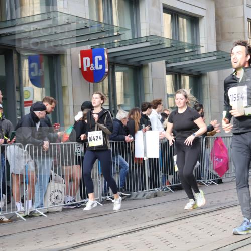 05.10.2025 - 20. swb-Marathon Bremen Strokosch-Dieckow http://msf.ph/oto/9253841 05.10.2025 10:56:03 Ziel 9258, 9424, 9547, 9783, 9790, 9855, 9932, 9968, 10005, 10028, 10042, 10179, 10191, 10196, 10387, 10424, 10546, 10590, 10648, 10989, 10992, 11100, 11253, 11260, 11364, 11366, 11554, 11571, 11630, 11662, 11691, 11723, 11741, 9258, 9424, 9547, 9783, 9790, 9855, 9932, 9968, 10005, 10028, 10042, 10179, 10191, 10196, 10387, 10424, 10546, 10590, 10648, 10989, 10992, 11100, 11253, 11260, 11364, 11366, 11554, 11571, 11630, 11662, 11691 meine-sportfotos.de