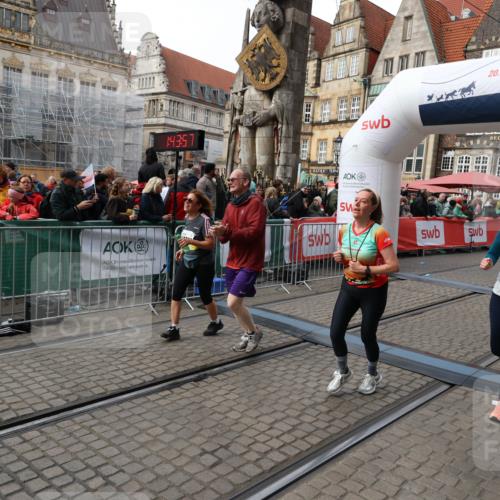 05.10.2025 - 20. swb-Marathon Bremen Yannick Fuchs http://msf.ph/oto/9253842 05.10.2025 11:14:46 Ziel 9861, 9970, 10722, 11473 meine-sportfotos.de