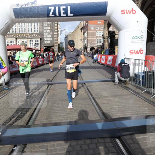 05.10.2025 - 20. swb-Marathon Bremen Yannick Fuchs http://msf.ph/oto/9253862 05.10.2025 10:54:42 Ziel 9367, 10032, 10174, 10178, 10296, 10768, 11045, 11089, 11321, 11694 meine-sportfotos.de