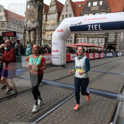 05.10.2025 - 20. swb-Marathon Bremen Yannick Fuchs http://msf.ph/oto/9253874 05.10.2025 11:14:47 Ziel 9861, 9970, 10722, 11473 meine-sportfotos.de