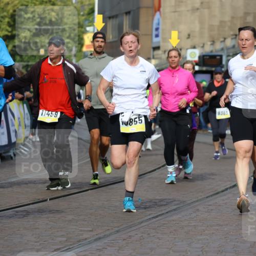05.10.2025 - 20. swb-Marathon Bremen Strokosch-Dieckow http://msf.ph/oto/9253886 05.10.2025 11:02:00 Ziel 9324, 9426, 9536, 9686, 10301, 10837, 10855, 10879, 10887, 10944, 11014, 11415, 11459 meine-sportfotos.de
