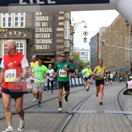 05.10.2025 - 20. swb-Marathon Bremen Yannick Fuchs http://msf.ph/oto/9253898 05.10.2025 10:45:46 Ziel 8000, 9200, 9222, 9250, 9709, 10053, 10639, 10682, 10792, 11678, 11745 meine-sportfotos.de