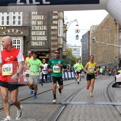 05.10.2025 - 20. swb-Marathon Bremen Yannick Fuchs http://msf.ph/oto/9253904 05.10.2025 10:45:46 Ziel 8000, 9200, 9222, 9250, 9709, 10053, 10639, 10682, 10792, 11678, 11745 meine-sportfotos.de