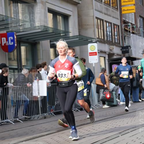 05.10.2025 - 20. swb-Marathon Bremen Strokosch-Dieckow http://msf.ph/oto/9253968 05.10.2025 10:56:07 Ziel 9258, 9424, 9547, 9783, 9790, 9886, 9932, 10005, 10008, 10028, 10042, 10179, 10191, 10196, 10387, 10424, 10546, 10590, 10648, 10971, 10992, 11100, 11253, 11260, 11364, 11475, 11554, 11571, 11662, 11691, 11723, 11741, 9258, 9424, 9547, 9783, 9790, 9886, 9932, 10005, 10008, 10028, 10042, 10179, 10191, 10196, 10387, 10424, 10546, 10590, 10648, 10971, 10992, 11100, 11253, 11260, 11364, 11475, 11554, 11571, 11662, 11691 meine-sportfotos.de