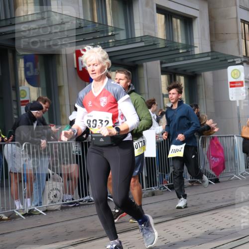 05.10.2025 - 20. swb-Marathon Bremen Strokosch-Dieckow http://msf.ph/oto/9253992 05.10.2025 10:56:08 Ziel 8118, 9258, 9424, 9547, 9783, 9790, 9886, 9932, 10005, 10008, 10028, 10042, 10179, 10191, 10196, 10387, 10424, 10546, 10590, 10648, 10971, 10992, 11100, 11253, 11260, 11364, 11475, 11554, 11571, 11662, 11691, 11723, 8118, 9258, 9424, 9547, 9783, 9790, 9886, 9932, 10005, 10008, 10028, 10042, 10179, 10191, 10196, 10387, 10424, 10546, 10590, 10648, 10971, 10992, 11100, 11253, 11260, 11364, 11475, 11554, 11571, 11662, 11691 meine-sportfotos.de