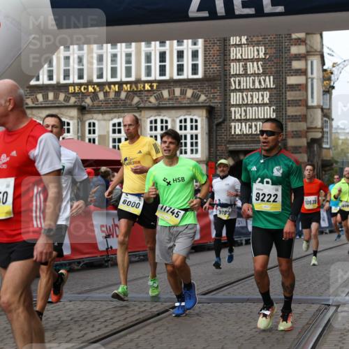 05.10.2025 - 20. swb-Marathon Bremen Yannick Fuchs http://msf.ph/oto/9253996 05.10.2025 10:45:47 Ziel 8000, 9200, 9222, 9250, 9709, 10053, 10639, 10682, 10792, 11678, 11745 meine-sportfotos.de