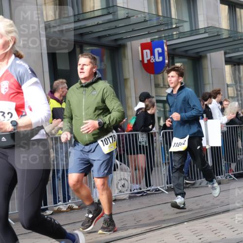 05.10.2025 - 20. swb-Marathon Bremen Strokosch-Dieckow http://msf.ph/oto/9254020 05.10.2025 10:56:08 Ziel 8118, 9258, 9424, 9547, 9783, 9790, 9886, 9932, 10005, 10008, 10028, 10042, 10179, 10191, 10196, 10387, 10424, 10546, 10590, 10648, 10971, 10992, 11100, 11253, 11260, 11364, 11475, 11554, 11571, 11662, 11691, 11723, 8118, 9258, 9424, 9547, 9783, 9790, 9886, 9932, 10005, 10008, 10028, 10042, 10179, 10191, 10196, 10387, 10424, 10546, 10590, 10648, 10971, 10992, 11100, 11253, 11260, 11364, 11475, 11554, 11571, 11662, 11691 meine-sportfotos.de