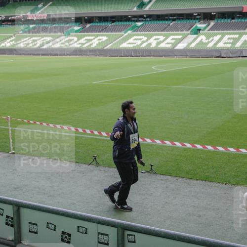 05.10.2025 - 20. swb-Marathon Bremen Michael Burmester http://msf.ph/oto/9254051 05.10.2025 10:42:33 Laufen im Stadion 7069, 8225, 8865, 9212, 9276, 9410, 9481, 9519, 9557, 9648, 9649, 9664, 9680, 9734, 9798, 9815, 9826, 9945, 9972, 9999, 10031, 10074, 10082, 10087, 10189, 10239, 10245, 10248, 10264, 10365, 10366, 10396, 10412, 10415, 10417, 10463, 10499, 10684, 10722, 10815, 10824, 10860, 10861, 10943, 11030, 11056, 11097, 11112, 11126, 11142, 11170, 11172, 11206, 11395, 11473, 11584, 11634, 8533, 9632, 9836, 9837, 9982, 10125, 10148, 10214, 10333, 10706, 10937, 10998 meine-sportfotos.de