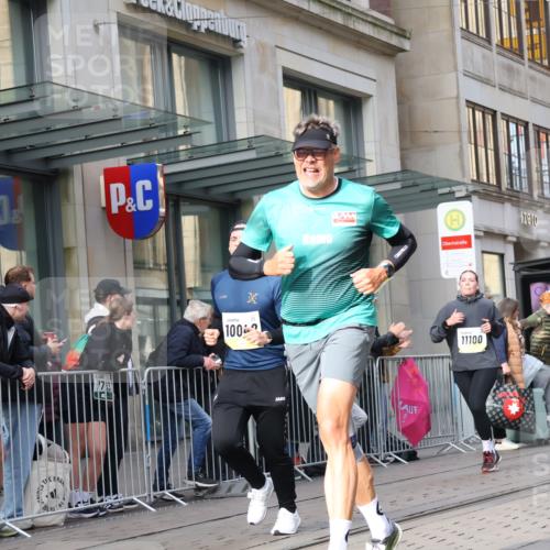 05.10.2025 - 20. swb-Marathon Bremen Strokosch-Dieckow http://msf.ph/oto/9254060 05.10.2025 10:56:09 Ziel 8118, 9424, 9547, 9783, 9790, 9886, 9932, 10005, 10008, 10028, 10042, 10179, 10191, 10196, 10387, 10424, 10546, 10590, 10648, 10971, 11100, 11253, 11260, 11475, 11554, 11571, 11662, 11691, 11723, 8118, 9424, 9547, 9783, 9790, 9886, 9932, 10005, 10008, 10028, 10042, 10179, 10191, 10196, 10387, 10424, 10546, 10590, 10648, 10971, 11100, 11253, 11260, 11475, 11554, 11571, 11662, 11691 meine-sportfotos.de