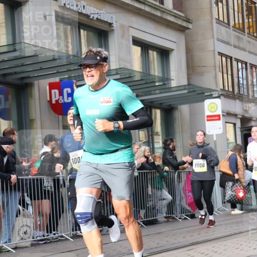 05.10.2025 - 20. swb-Marathon Bremen Strokosch-Dieckow http://msf.ph/oto/9254073 05.10.2025 10:56:10 Ziel 8118, 9424, 9547, 9783, 9790, 9886, 9932, 10005, 10008, 10028, 10042, 10179, 10191, 10196, 10387, 10424, 10546, 10590, 10644, 10648, 10683, 10971, 11100, 11253, 11260, 11475, 11554, 11571, 11662, 11691, 11723, 8118, 9424, 9547, 9783, 9790, 9886, 9932, 10005, 10008, 10028, 10042, 10179, 10191, 10196, 10387, 10424, 10546, 10590, 10644, 10648, 10683, 10971, 11100, 11253, 11260, 11475, 11554, 11571, 11662, 11691 meine-sportfotos.de
